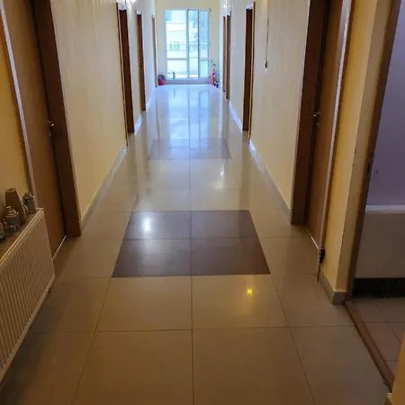 Apartament Ivaia 2 *