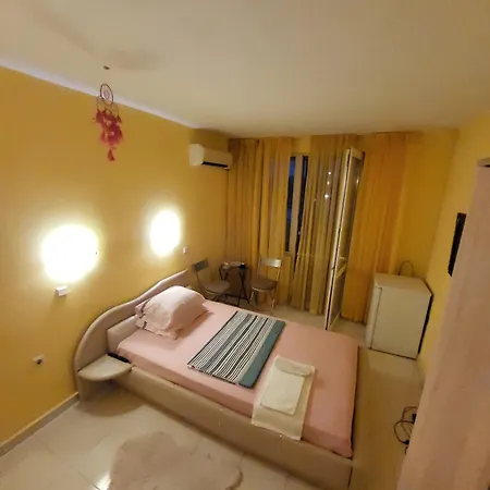 Apartament Ivaia 2 *